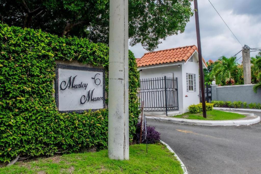 Finest Accommodation Marley Manor Apt # 513 Ground Floor 6 Marley Rd Kgn 6 Kingston Extérieur photo